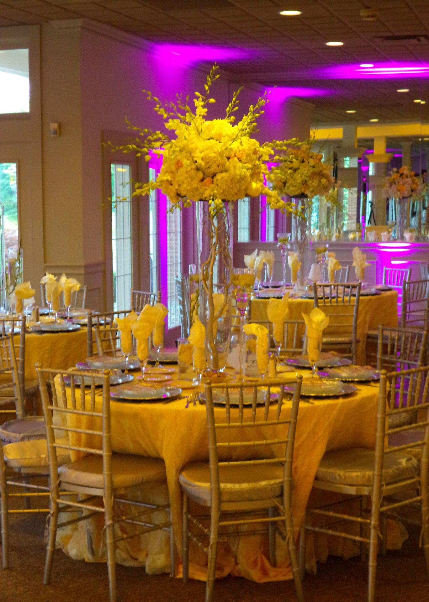 Lit Table with Centerpiece Brentwood Golf Club & Banquet Center